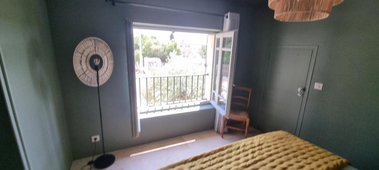 Le Petit Eden Bed & Breakfast แซ็งต์-กองแต็ง-ลา-โปเตรี ภายนอก รูปภาพ